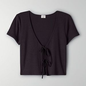 Aritzia tie-front shirt, never worn!!!